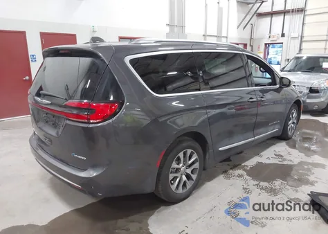 2022 Chrysler Pacifica Hybrid Pinnacle from USA, damaged, VIN 2C4RC1N77NR157063